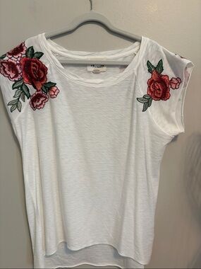 Nation Ltd. White Women’s Floral Embroidered Short Sleeve Top